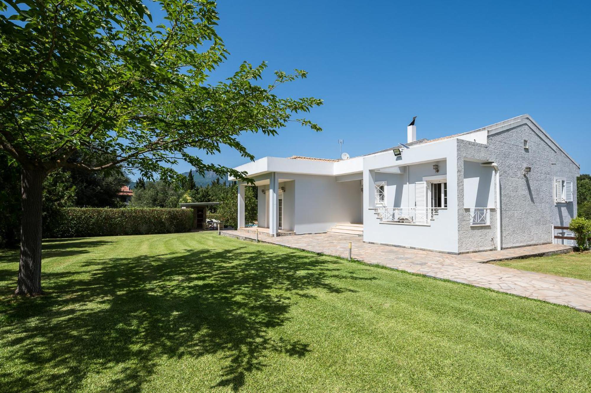 Villa Nefeli With Private Pool By Konnect Dassia  Buitenkant foto